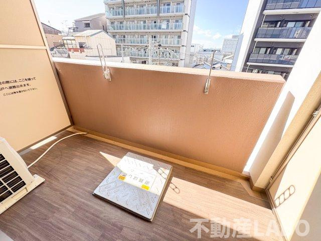 セオリー大阪リバークロスのバルコニー
