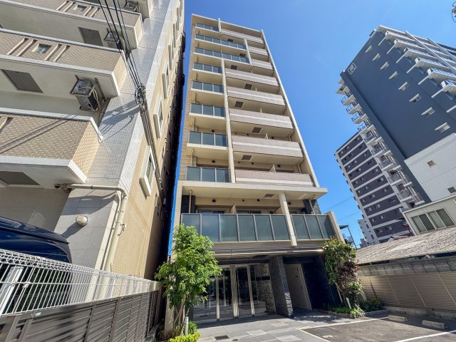 セオリー大阪リバークロスの外観