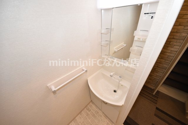 メゾニティ・クイーン阿波座の洗面所