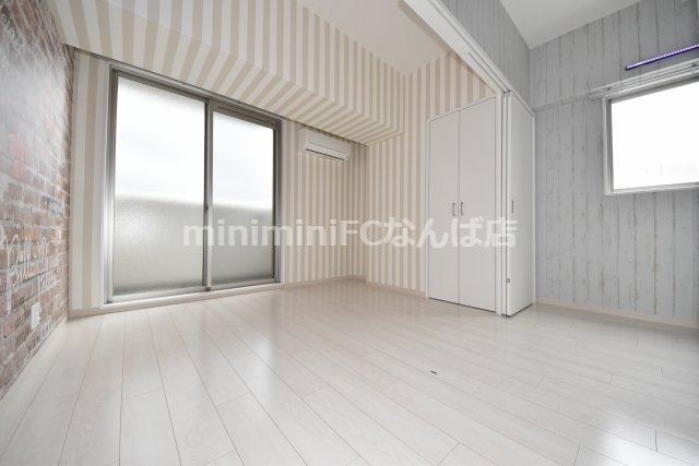 メゾニティ・クイーン阿波座の居間・リビング