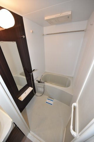 エスリード難波ＳＯＵＴＨの浴室