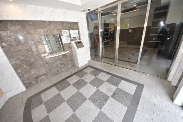 エスリード難波ＳＯＵＴＨのエントランス