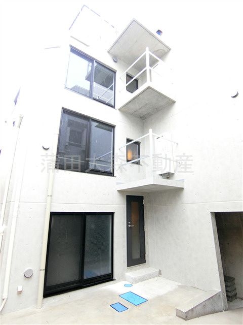 ロータス平和島イーストの外観