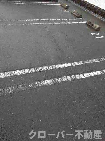 アルカンシェルＣの駐車場