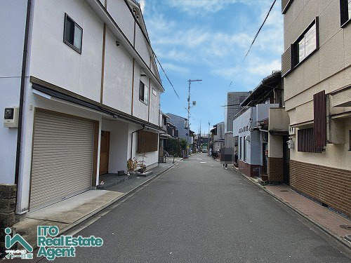 上・竪社南半町 建築条件無 土地の前面道路含む現地写真