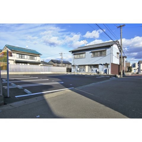 岐阜市今嶺３丁目の駐車場の外観