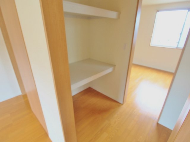 ヴィレッタ　セレナの収納