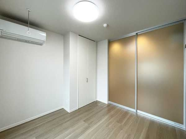 ヴィラスリーヴイ浦安の洋室