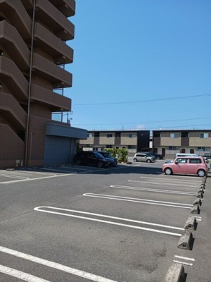 【駐車場】 | ベルマーレ | 駐車場があるので、車を買う予定の方も安心です