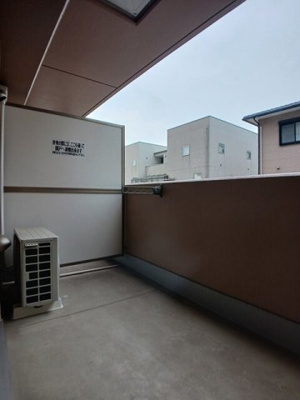 【バルコニー】 | ベルマーレ | 外からの目が気にならないバルコニーで洗濯物が干せます