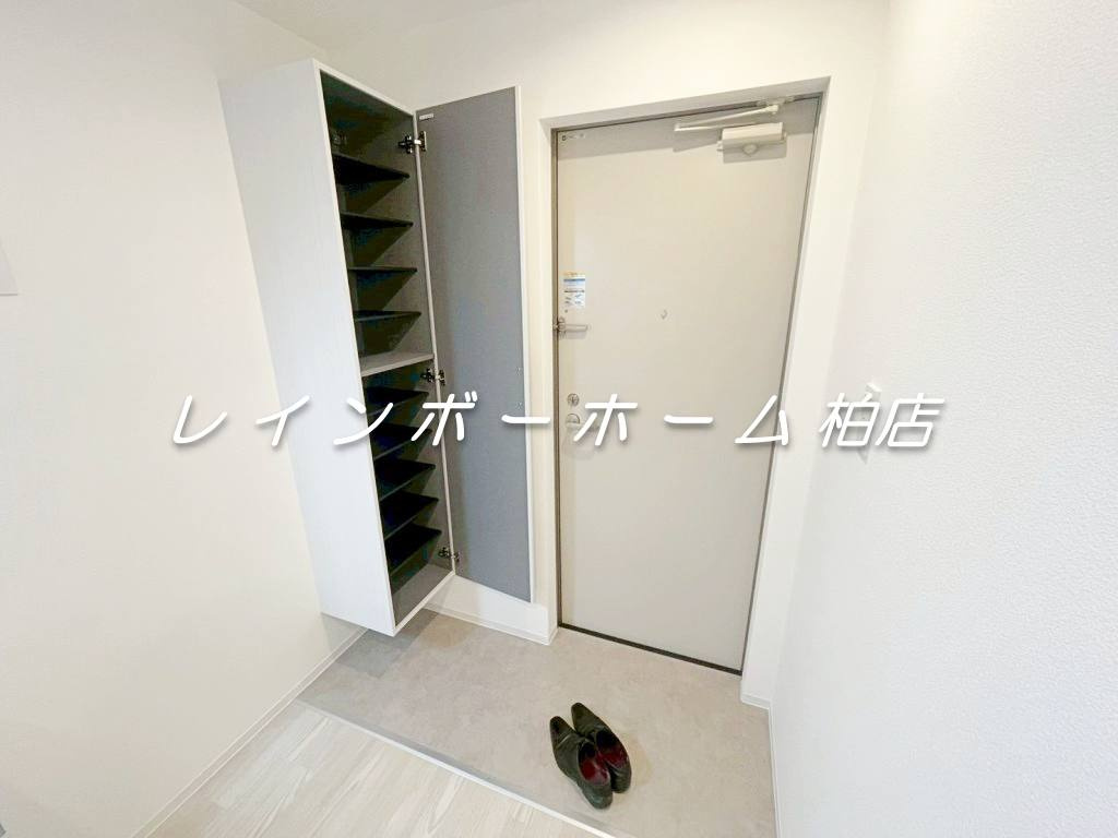 ＼＼【LINE連絡可】接客・申込・契約すべてオンライン完結可／／の玄関|同施工。参考写真。