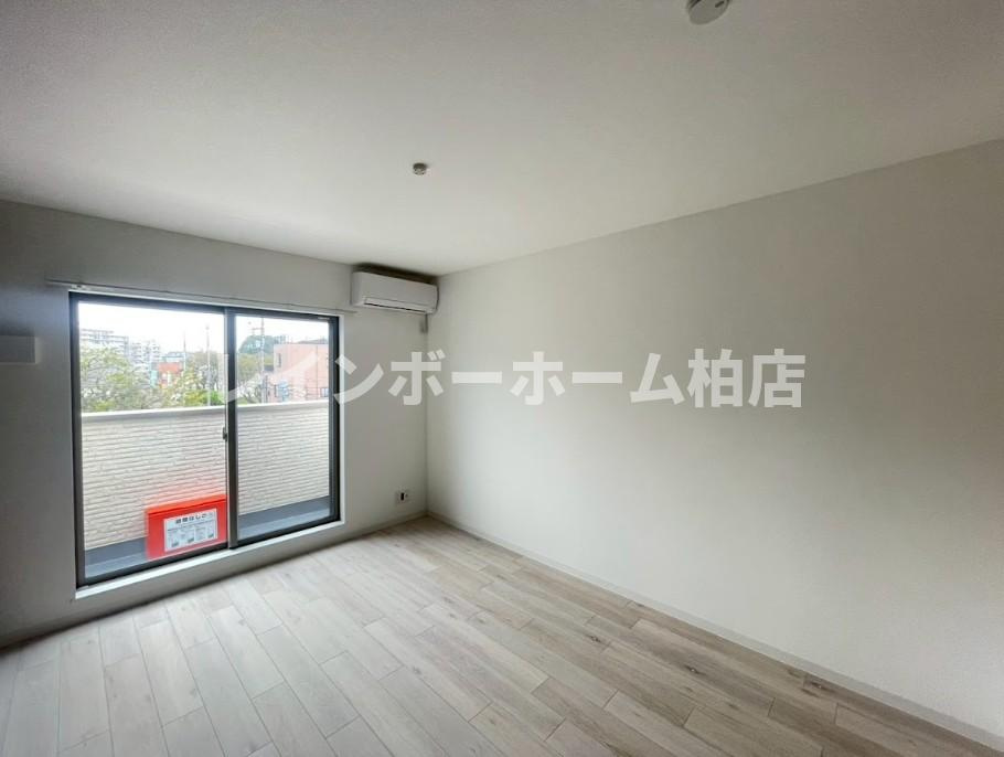 ＼＼【LINE連絡可】接客・申込・契約すべてオンライン完結可／／の居間・リビング|同施工。参考写真。