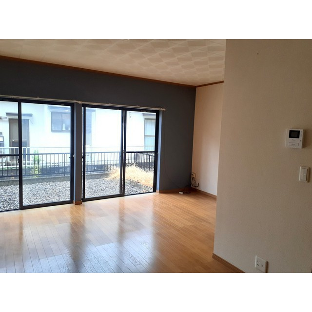 安八高橋貸家の居間・リビング