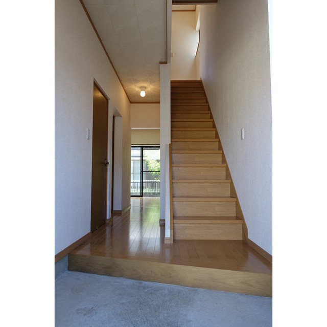 安八高橋貸家の玄関