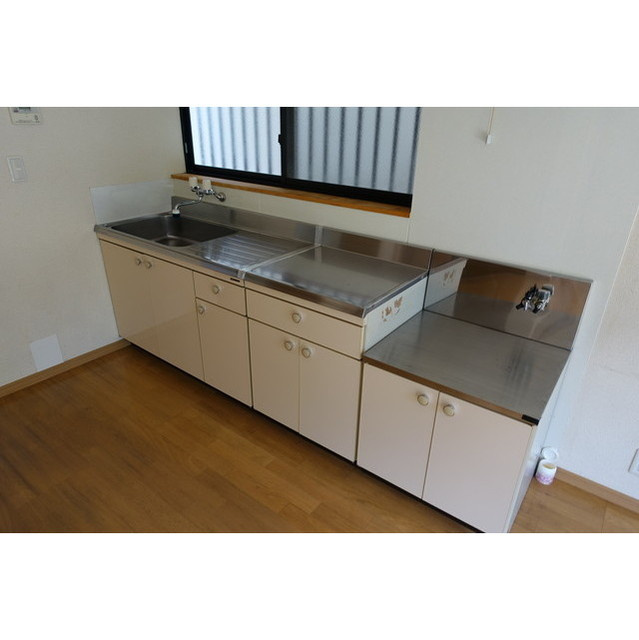 安八高橋貸家のキッチン