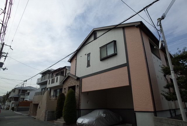 フローラ岡本の外観