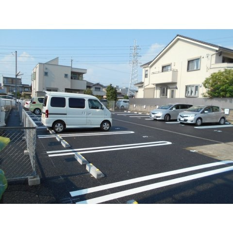 岐阜市本荘西２丁目の駐車場の駐車場