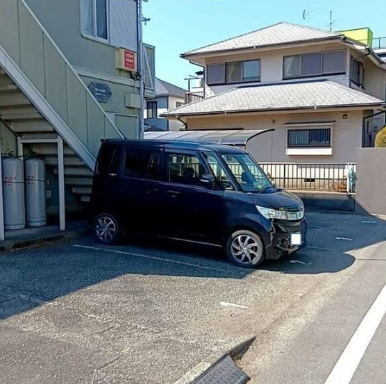 【駐車場】
