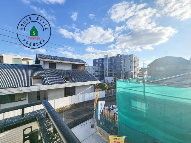 福岡市城南区荒江1丁目第1-2棟（1号棟）の展望|窓から緑が見える物件も魅力的です。