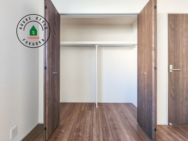 福岡市城南区荒江1丁目第1-2棟（1号棟）の内観：施工例|収納には困りません。