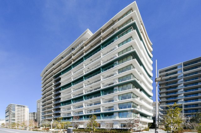 Park Village A棟 2階の外観