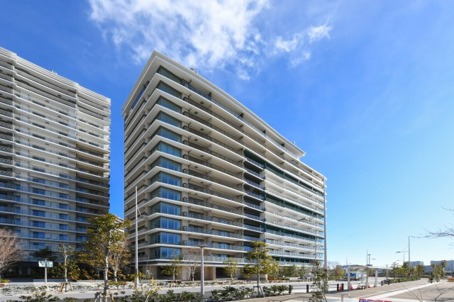 Park Village A棟 2階の外観