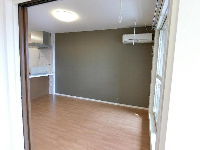 in Bound（インバウンド）の居間・リビング|リビング