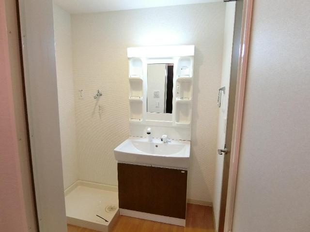 in Bound（インバウンド）の洗面所|洗髪洗面化粧台