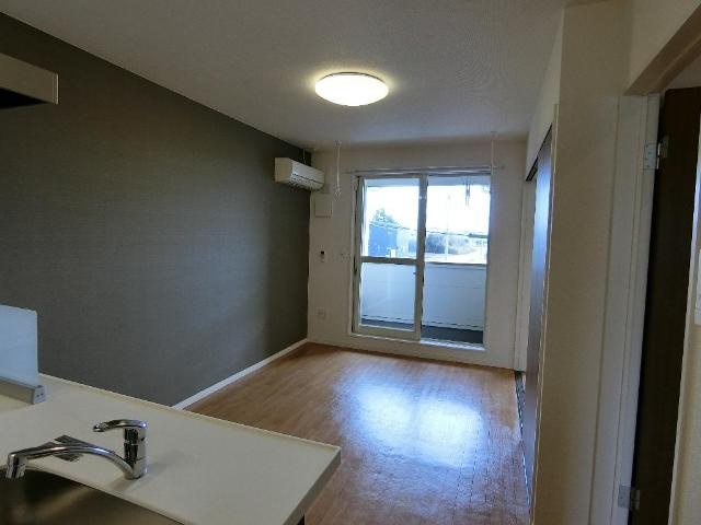 in Bound（インバウンド）の居間・リビング|リビング