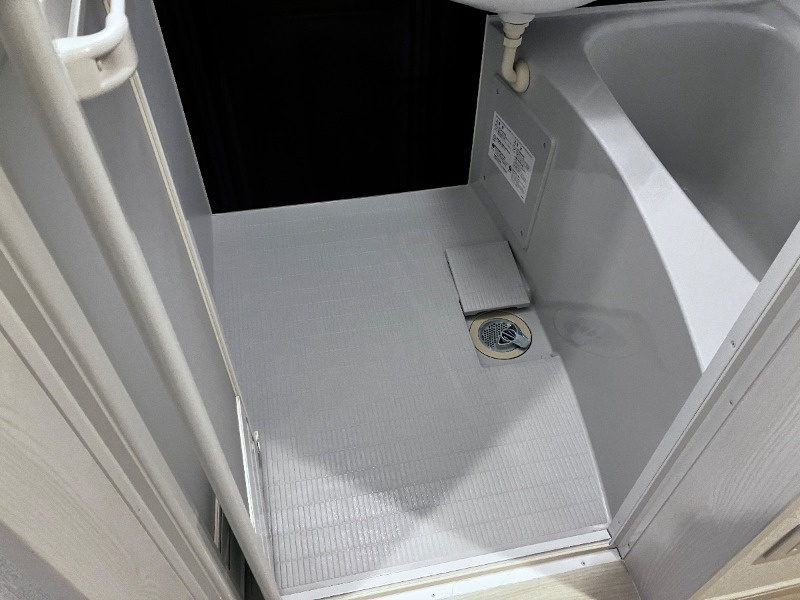 横浜市神奈川区松見町２丁目のアパートの浴室