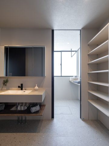 大津市本堅田2丁目モデルハウスの洗面所|忙しい朝には欠かせない洗面所です