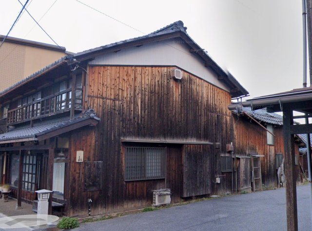 多賀町多賀-店舗付き住宅の外観|きれいな外観です