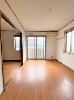 【居間・リビング】 | プルミエール野澤　Ｅ | ゆったりとしたリビングです