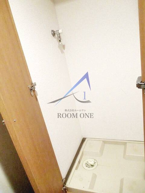 スカイコート東京ベイ・東雲の設備|洗濯機置き場です。