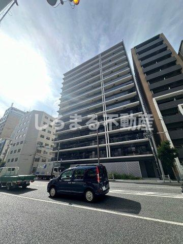 クレストコート靱公園の外観