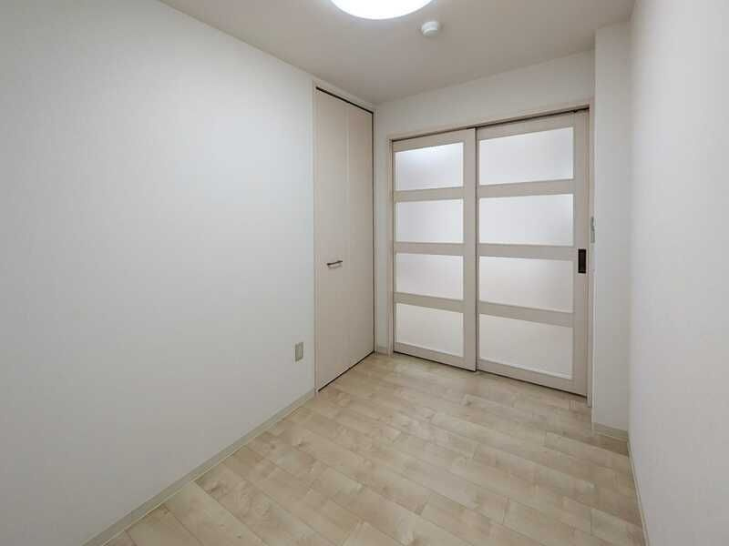 サンブライト今里の洋室