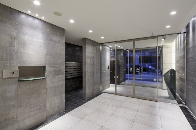 サヴォイ　ル・プルミエ　パリエ　6階のエントランス