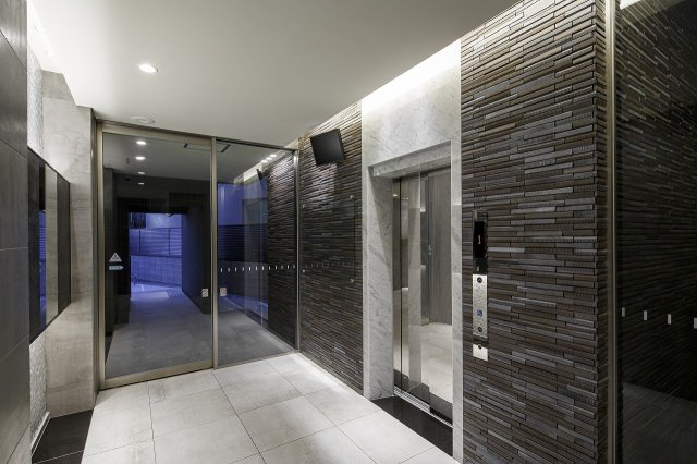 サヴォイ　ル・プルミエ　パリエ　6階のエントランス