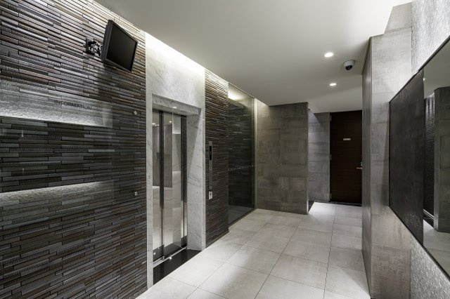 サヴォイ　ル・プルミエ　パリエ　6階のエントランス