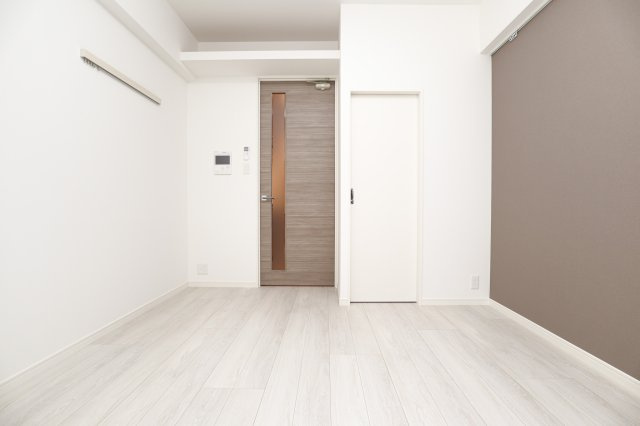 サヴォイ　ル・プルミエ　パリエ　6階の居間・リビング|別号室の写真です。
現状優先となります。