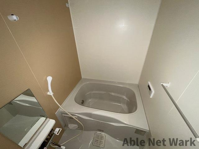 高尾崎 NEW TOWN La・Terre Eの浴室|追い焚き給湯、浴室乾燥機付き