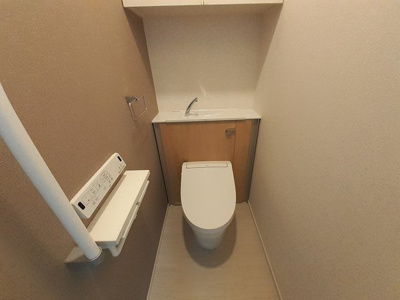 【トイレ】 | カルマカサ | 落ち着いた色調のトイレです