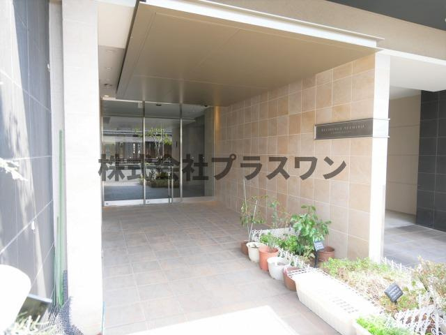 レジデンス・スエヒロ上本町のエントランス