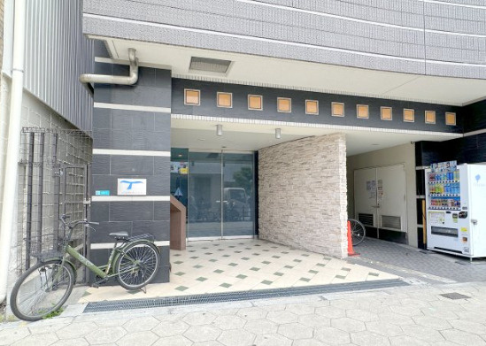 SERENiTE日本橋SUDのエントランス