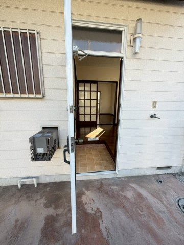 明るい玄関です