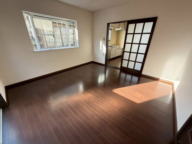 個人の部屋や寝室として使える洋室です