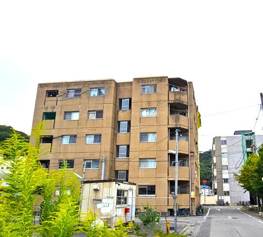 鷹志ハイツの外観|おしゃれな外観です