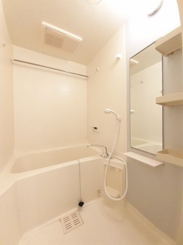 キャプリコートＣの浴室