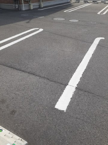 クラールプレディエＡの駐車場