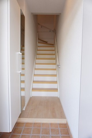 ルーベル論田Ａの玄関